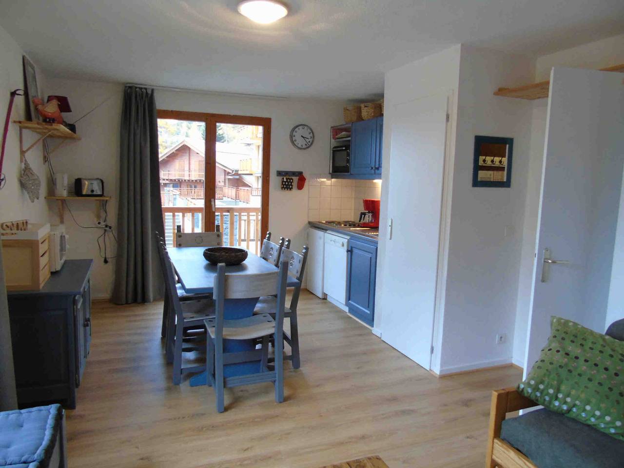 Entire apartment, 2-room apartment, 6 people, near slopes, pets Ok in Valfréjus, Modane