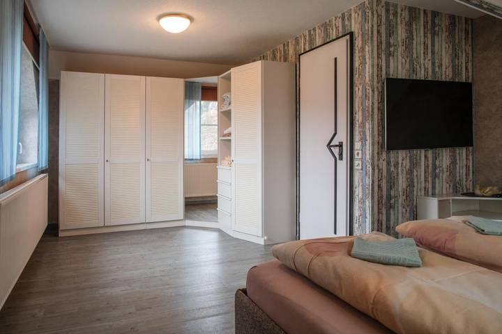 Ferienhaus für 4 Personen, mit Whirlpool und Terrasse sowie Garten und Sauna in Lauscha - 4