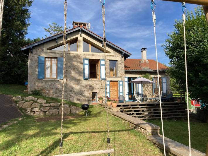 Gîte pour 8 personnes, avec Terrasse ainsi que Jardin et Sauna à Le Bessat