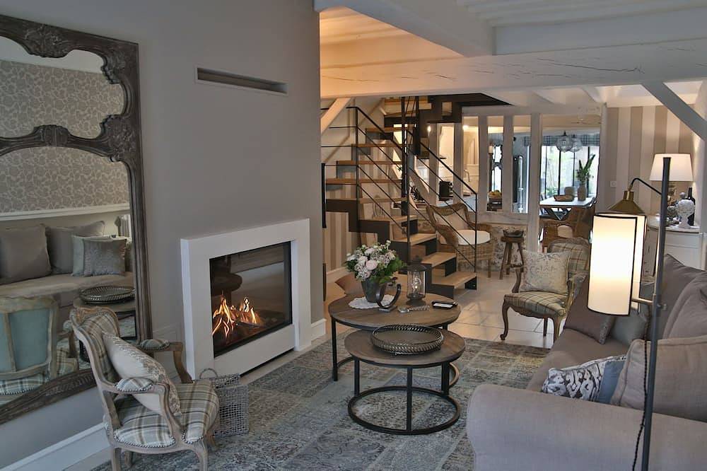 78 High Street ... real gem for 6 people in the heart of Honfleur in Honfleur, Lisieux Området