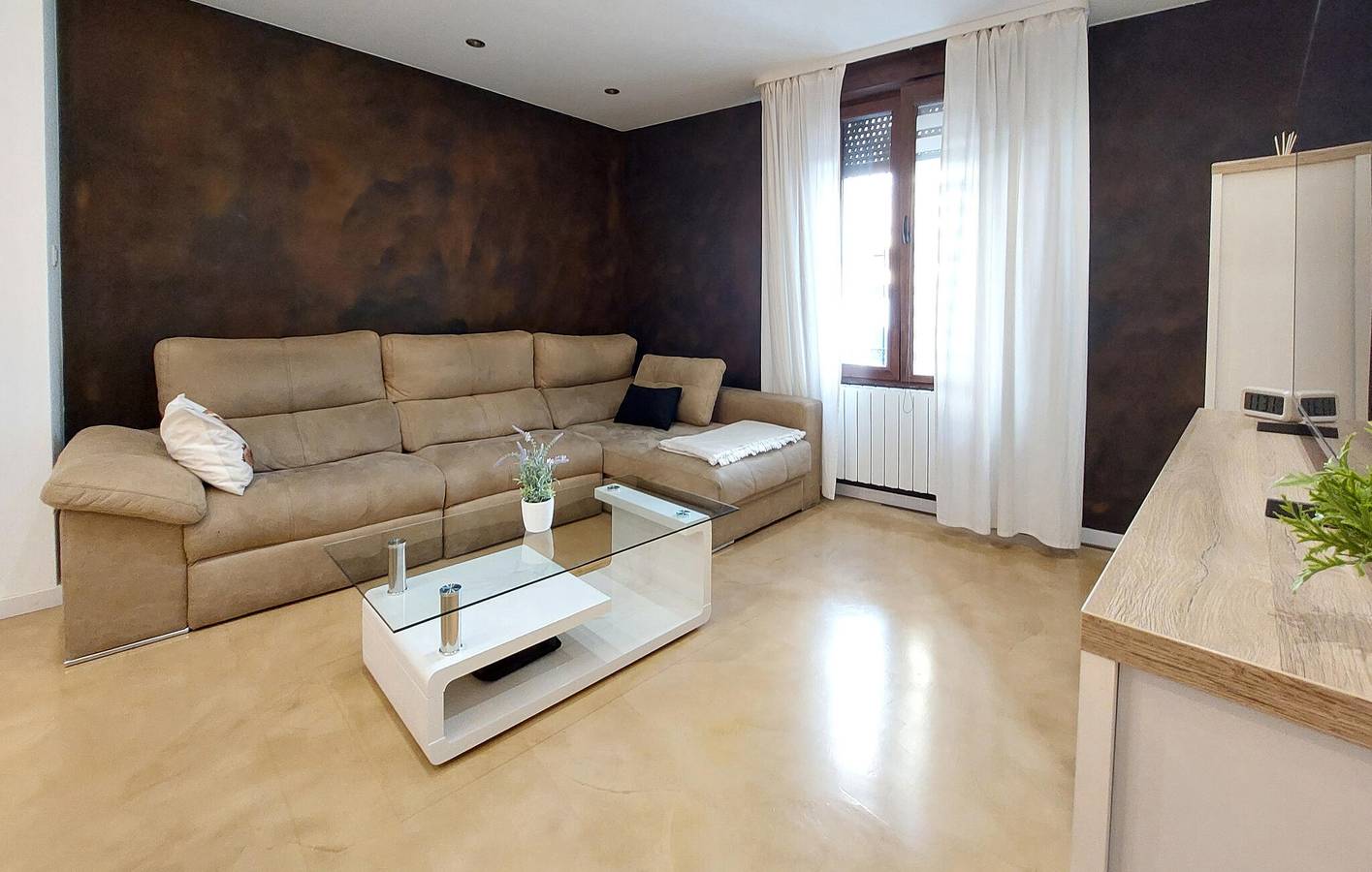 Apartamento vacacional entero, Moderno Apartamento de Vacaciones cerca del Centro de Castellón con WiFi y Parking in Castellón de la Plana, Costa del Azahar