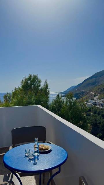 Gîte pour 2 personnes, avec terrasse et vue, animaux acceptés dans Chóra Sfakíon