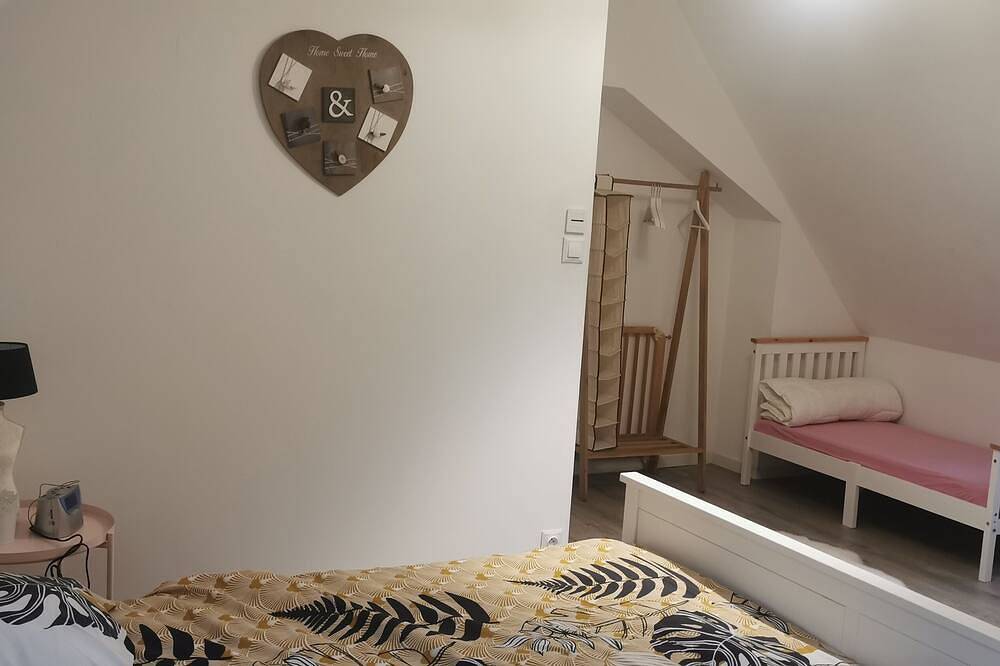 House with shared pool & close to the Loire castles & Beauval Zoo in Bléré, Tours und Umgebung