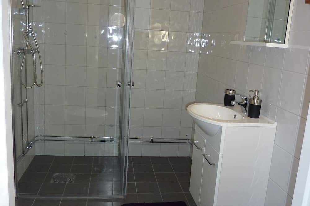 Grosse Hoch standard Ferienhaus, Sauna, Aussen Wihrlpool, boat in Filipstad, Värmland