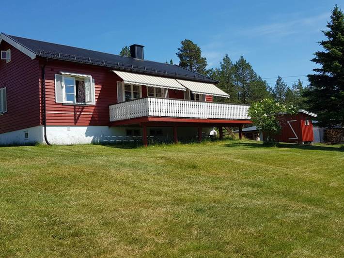 Feriehus for 6 personer, med hage og innsjøutsikt i Innlandet