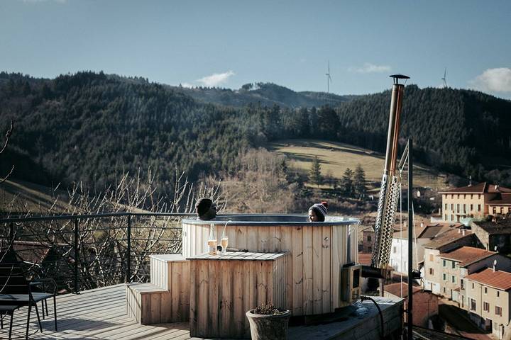 Chambre d’hôte pour 3 personnes, avec jacuzzi et jardin dans Rhône - 2