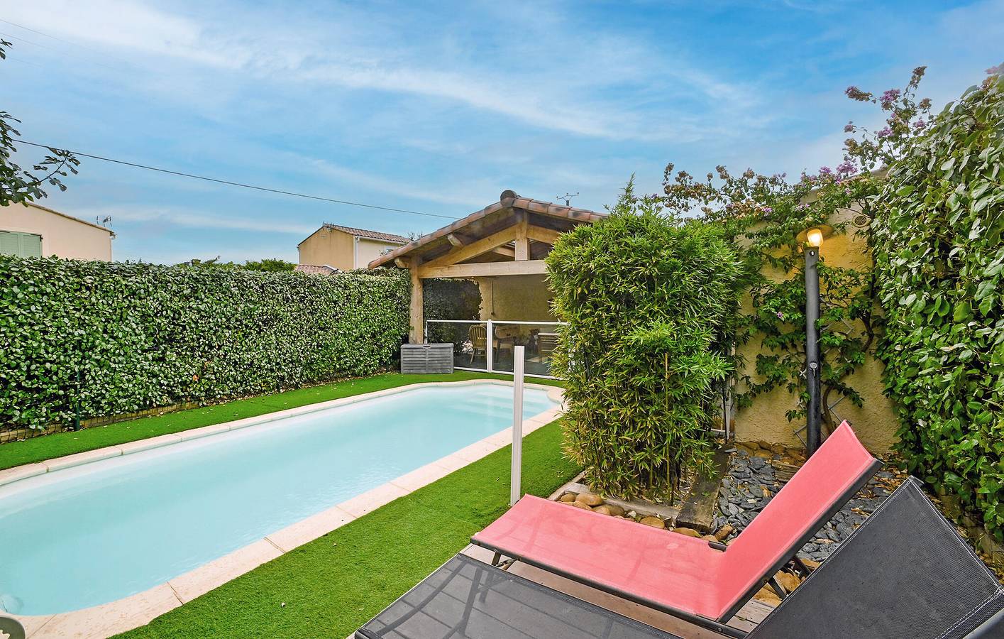 Acogedor apartamento de 110 m2 con piscina y aparcamiento, a 2 km del centro de Rochefort in Rochefort-du-Gard, Region de Nimes