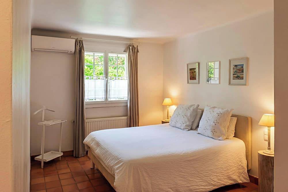 Casa-La Tarente villa piscine et panorama vignes in Taradeau, Draguignan Region