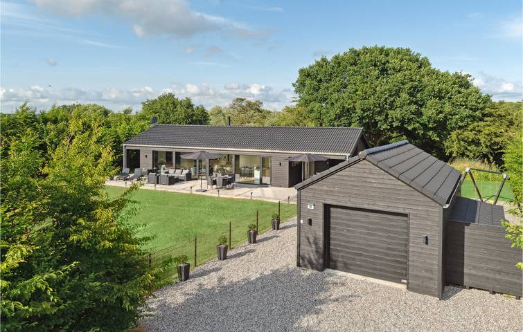 Ferienhaus für 9 Personen, mit Sauna und Terrasse sowie Garten und Whirlpool, kinderfreundlich in Ahl Strand