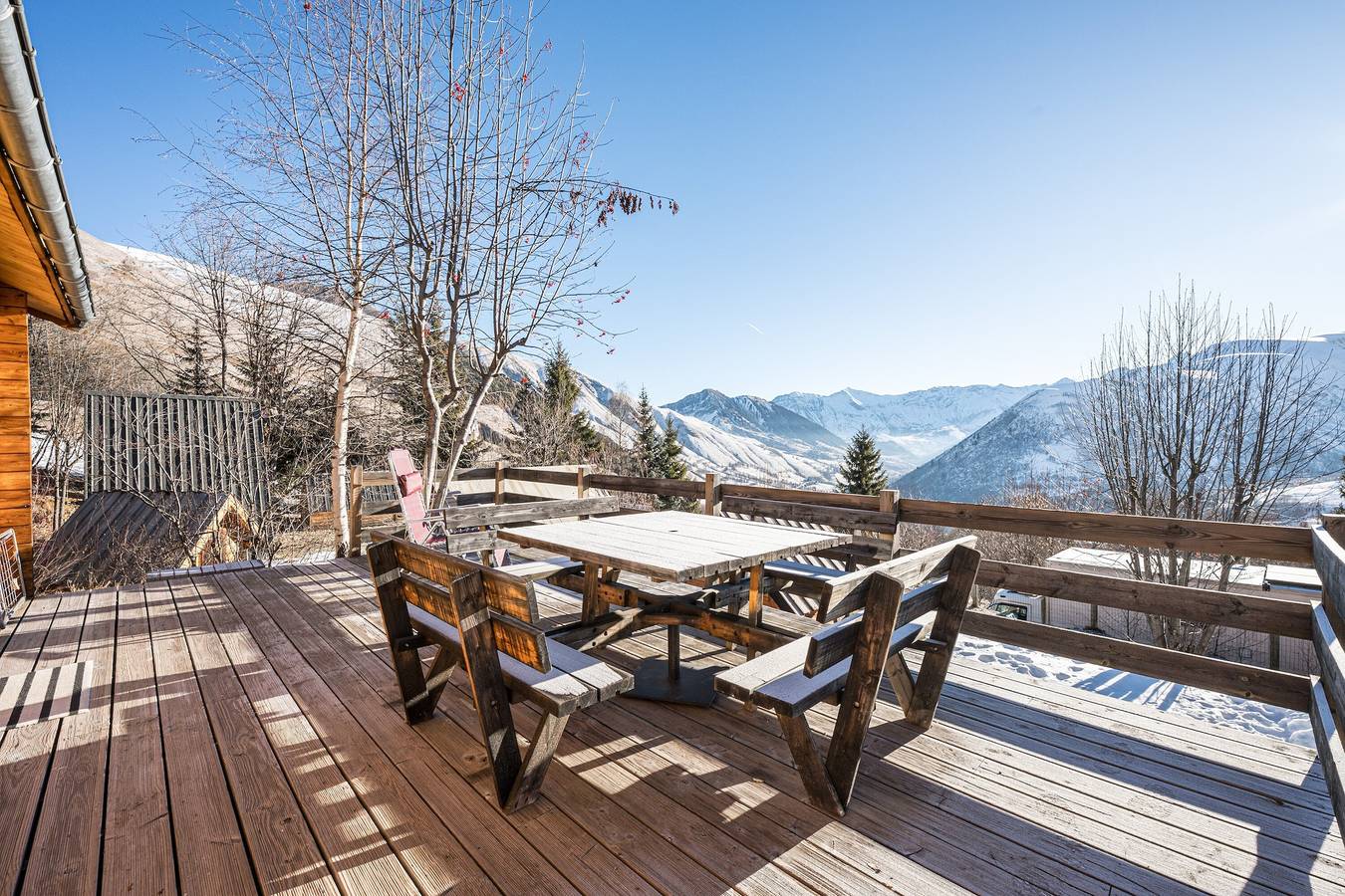 Chalet 'Ranch' with Mountain View and Shared Terrace in Saint-Sorlin-d'Arves, Saint-Jean-de-Maurienne region