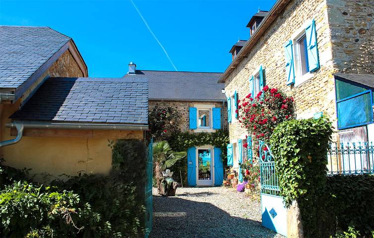 Gîte pour 4 personnes, avec jardin et piscine