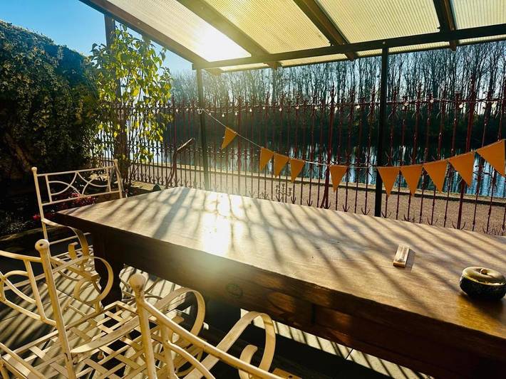 Location de vacances pour 2 personnes, avec vue sur le lac ainsi que terrasse et vue à Seurre - 2