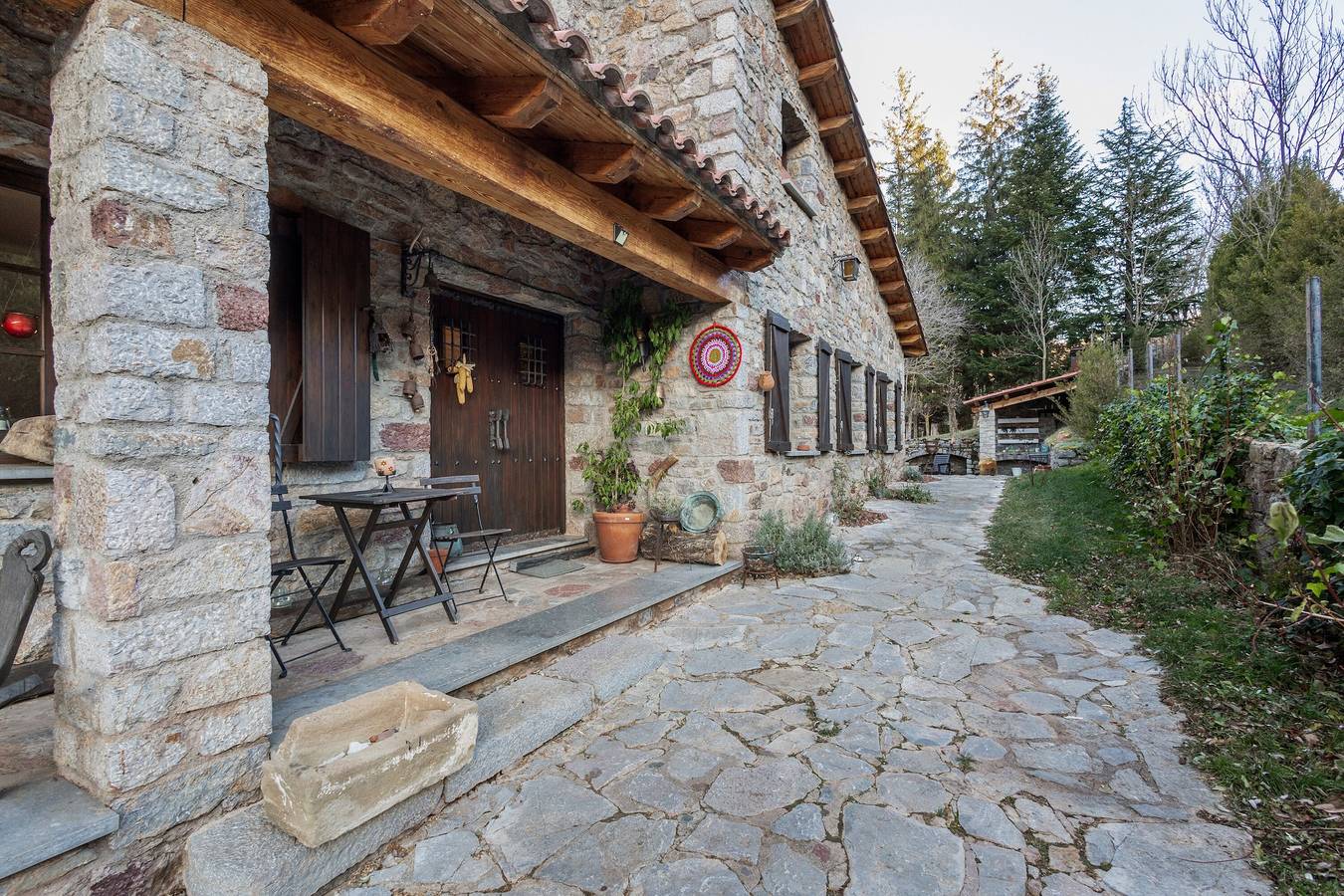 Casa Rural 'El Bac' con vistas a la montaña, terraza y jardín privados in Castellar de Nuch, Pirineo Catalan