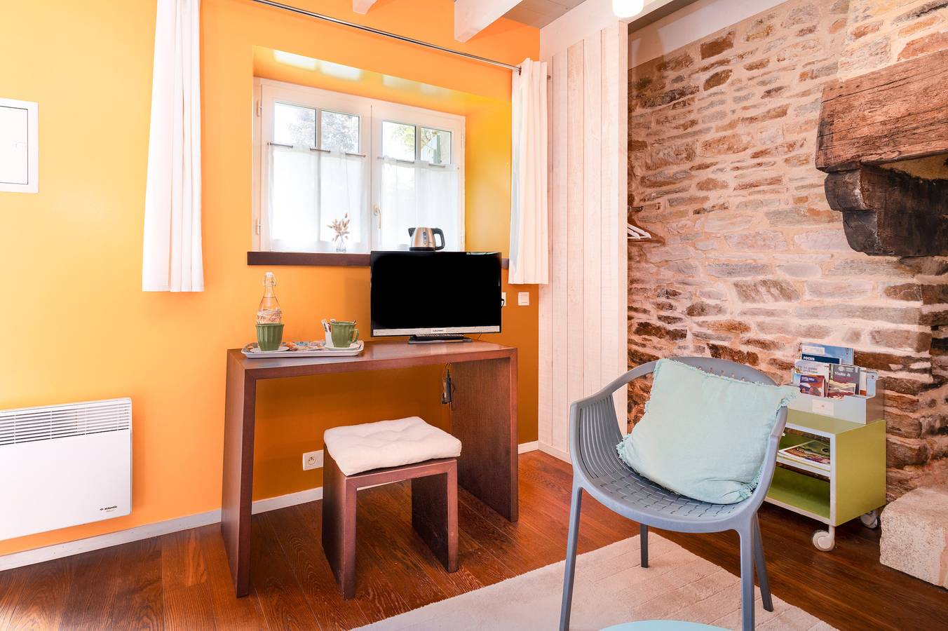 Chambre d'hôtes 'Chambre Magnolia' avec piscine partagée, terrasse partagée et Wi-Fi in Arzano, Région de Quimper