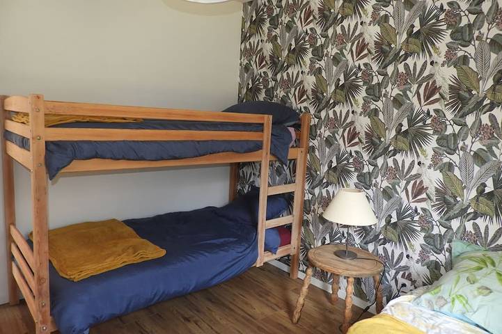 Location de vacances pour 6 personnes, avec terrasse et jardin à Corme-Royal - 2