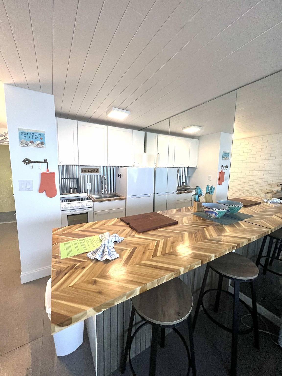 Ganze Wohnung, Sapphire Shores- Oceanfront at Symphony Beach Club in Ormond Beach, Florida