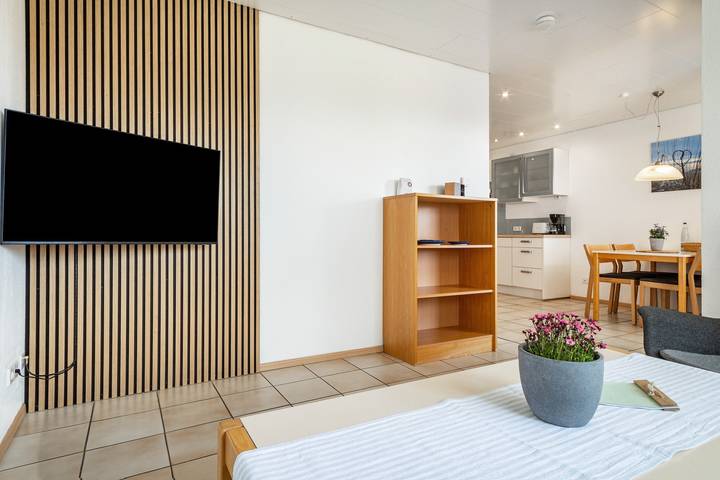 Ganze Wohnung, Ferienwohnung Eg2 im "Gästehaus Heinemann" direkt am Bodensee mit Seeblick in Langenargen, Region Bodensee-Oberschwaben