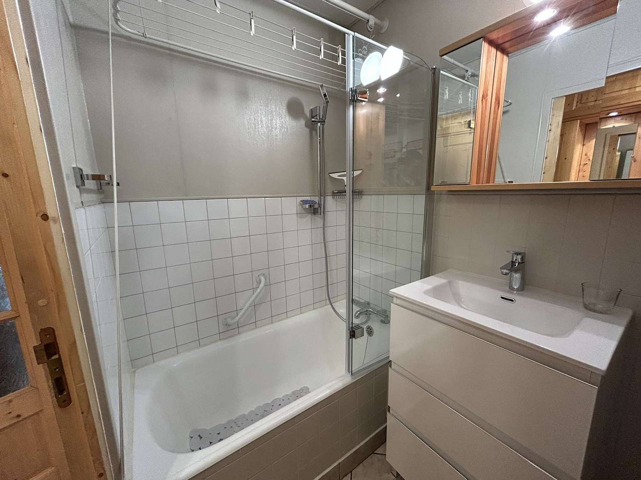 Entire apartment, Cozy studio for 2 in Méribel, close to slopes in Méribel, Les Allues