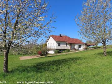 Gîte pour 5 personnes, avec jardin à Fougerolles