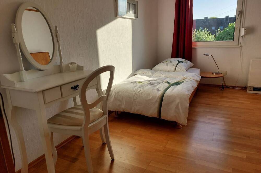 Apartamento entero, Ferienwohnung Haus-elsa-bochum, 2-4 Pers +5.pers im Ez , gr. Terrasse in Weitmar, Bochum