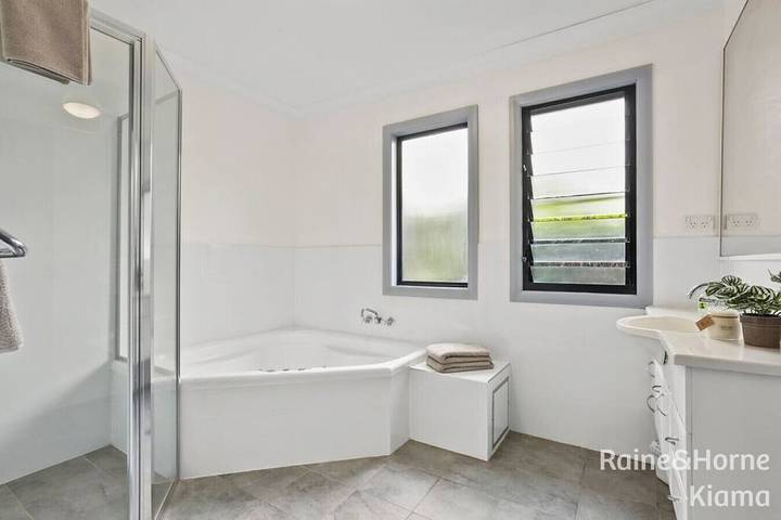 Holiday home for 10 people, with balcony and garden in Kiama