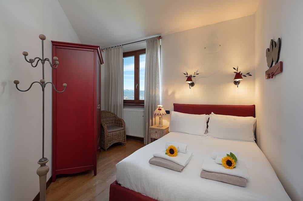 Villa Chalet – beheizter Privatpool, traumhafter Seeblick, Grill, Garage in San Zeno di Montagna, Gardasee-Berge