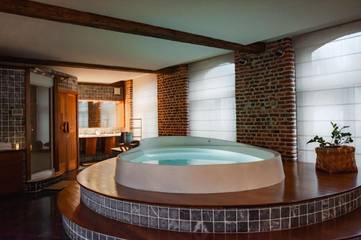 Hôtel pour 2 personnes, avec jacuzzi ainsi que piscine et sauna à Verviers