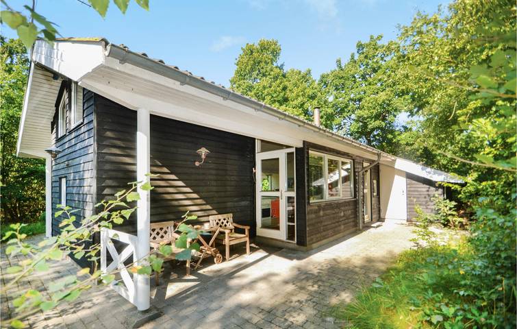 Ferienhaus für 5 Personen mit Terrasse in Fjellerup Strand, Djursland