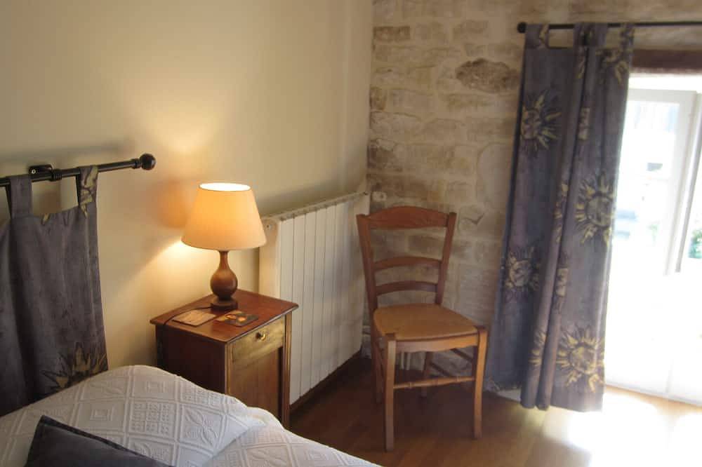 Luxueuse maison en pierre du Xviiie siècle rénovée au cœur de la campagne française. in Dampierre-sur-Boutonne, Région de Saint-Jean-d'Angély