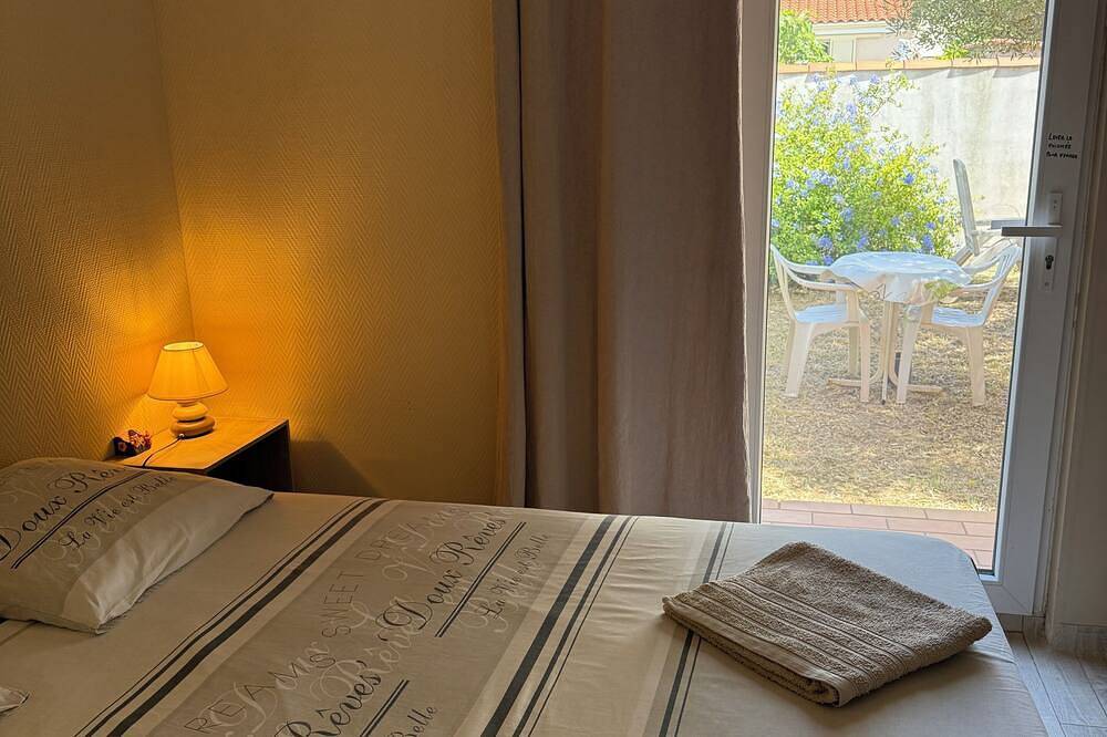 Chambre cosy climatisée & sa salle d’eau privative à 5 min de la mer in Canet-en-Roussillon, Côte d'Améthyste