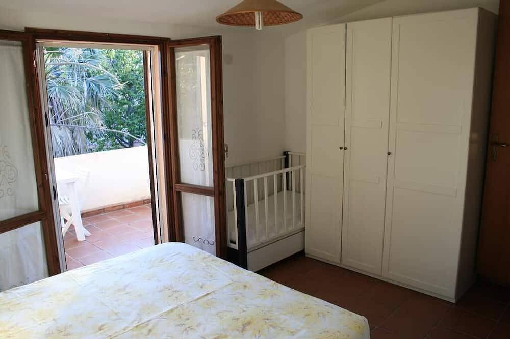 Villa a pocos metros del mar para unas vacaciones relajantes. in Solanas, Comune di Sìnnia
