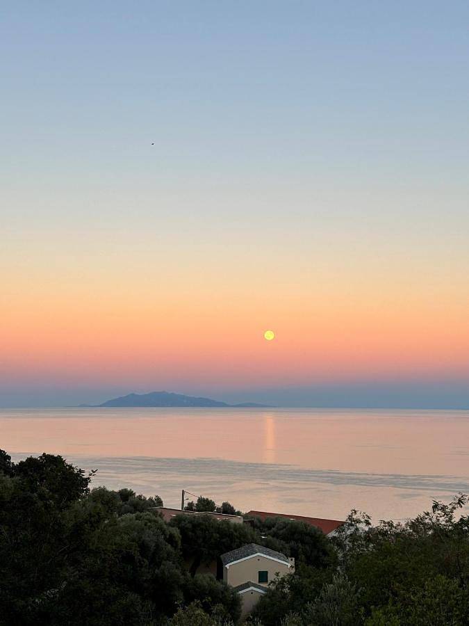 Chambre d’hôte pour 2 personnes, avec vue et jardin ainsi que piscine et terrasse à Bastia - 2