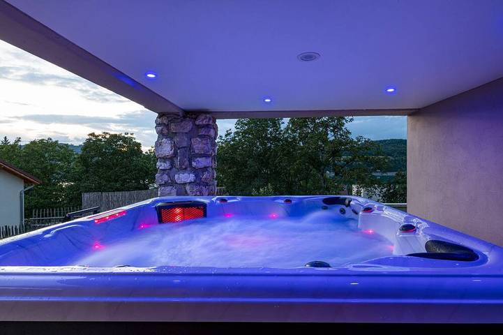 Maison de vacances pour 6 personnes, avec Jacuzzi ainsi que Terrasse et Jardin