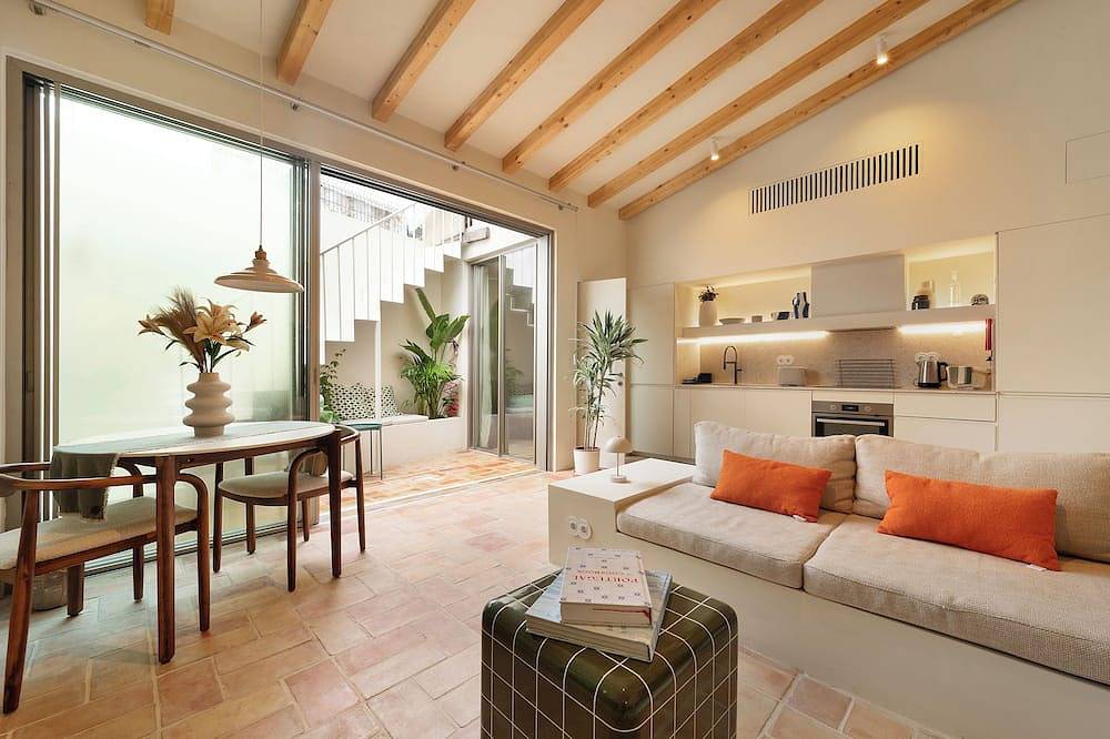 Vila Verde – Charming West Algarve Townhouse with Rooftop Terrace in Raposeira, Vila do Bispo e Raposeira