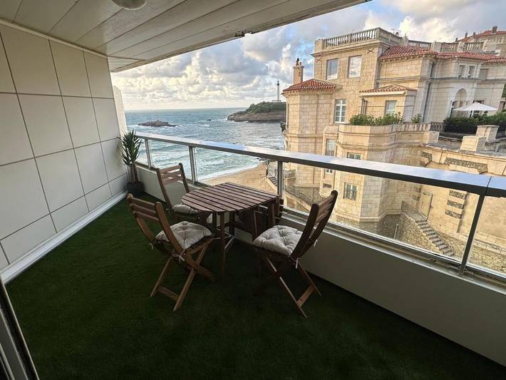 Gîte pour 2 personnes, avec vue ainsi que sauna et terrasse dans Plage du Miramar - 4