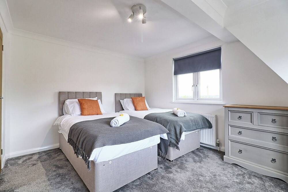 Modernised Luxury Family Home in Theydon Bois in Essex