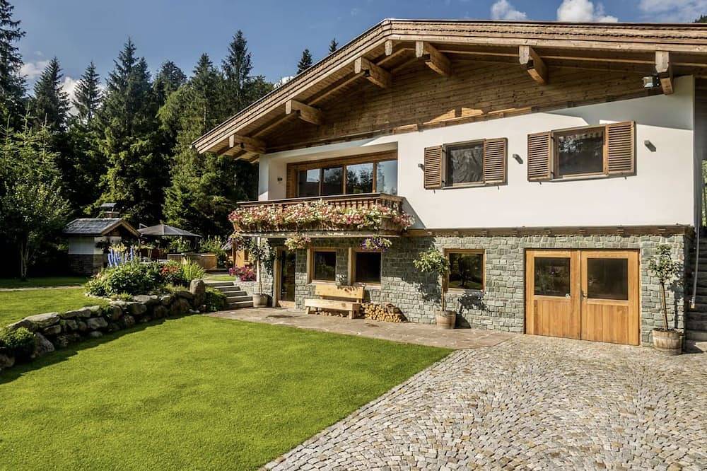 Exklusives Chalet mit Sauna, Hot tub, Pizza Ofen und Grillkota in Steinberg am Rofan, Kaisergebirge