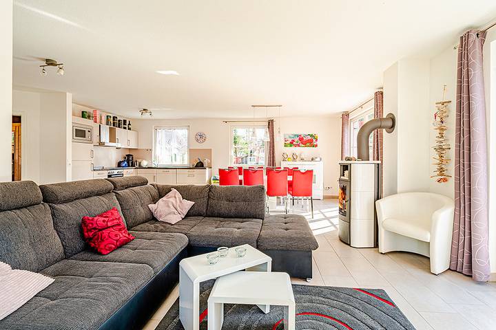 Ferienhaus für 8 Personen, mit Terrasse und Garten sowie Sauna in Glowe - 4