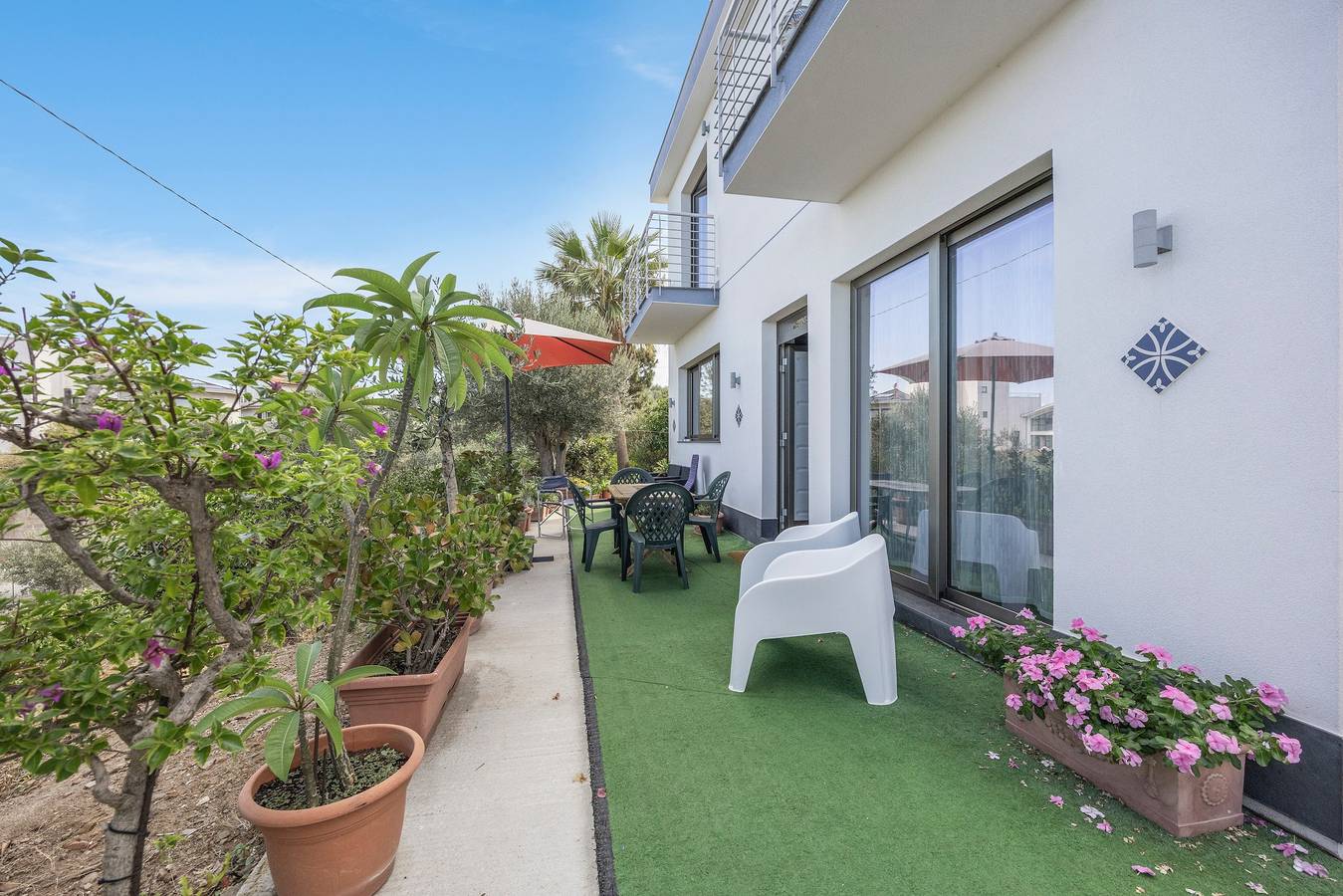 Holiday Home 'Villetta Uliveto' with Private Garden, Wi-Fi and Air Conditioning in Acquedolci, Monti Nebrodi
