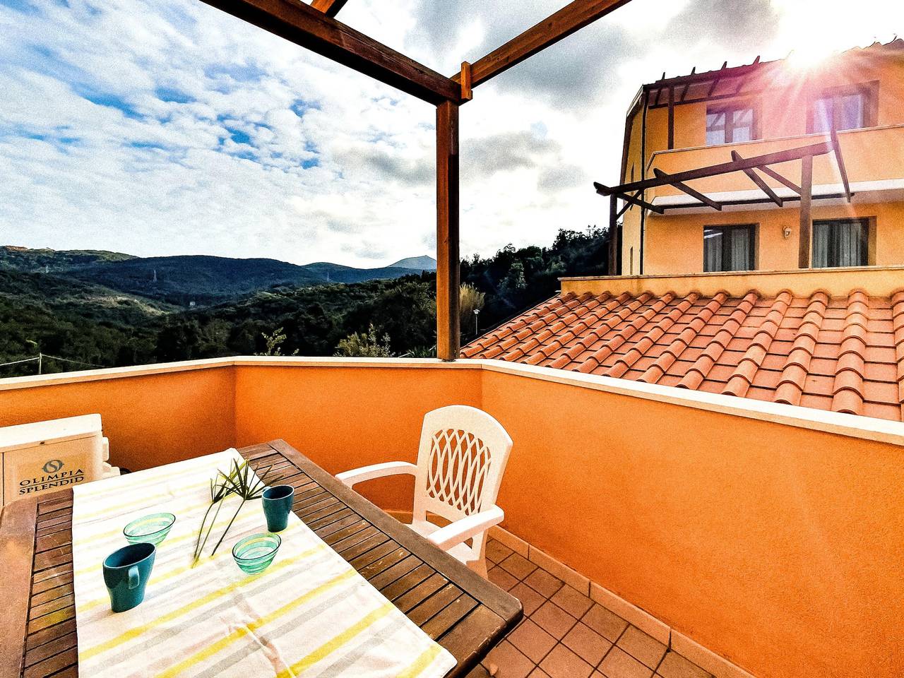 Appartamento intero, Appartamento La Pergola al Cavo 10 vicino alla spiaggia con piscina condivisa e Wi-Fi in Cavo, Isola d'Elba