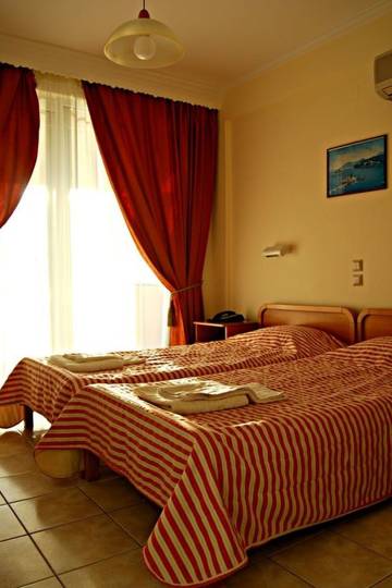 Apartment for 4 People in Agios Gordios, Corfu, Photo 1