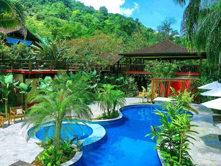 Casas e apartamentos de temporada para 3 pessoas, com jardim e piscina infantil e ainda piscina, com animais de estimação em Maresias