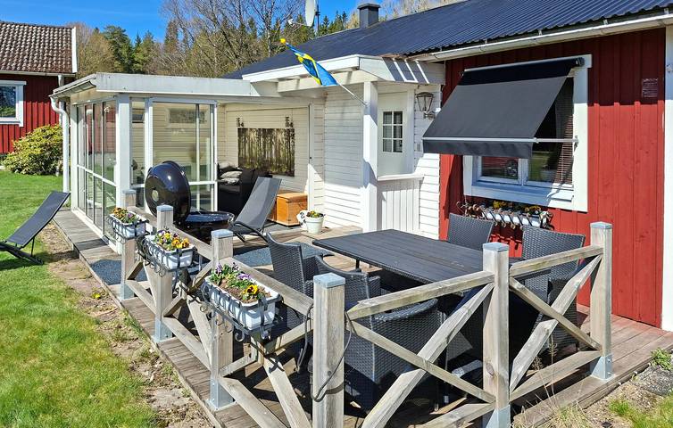 Ferienhaus für 4 Personen mit Terrasse in Sjötofta, Västergötland