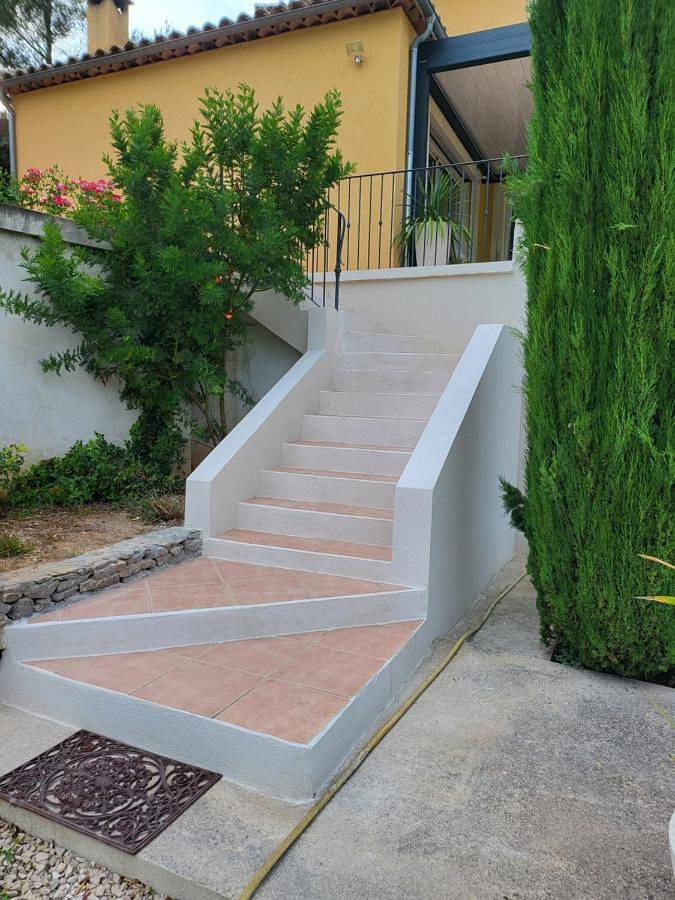 Gîte pour 2 personnes, avec piscine ainsi que jardin et vue à Auriol - 2
