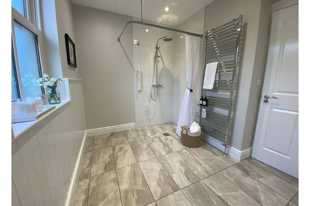 Spacious Luxury Retreat Sleeps 10 Perfect Northern Ireland Touring Base in Grafschaft Down