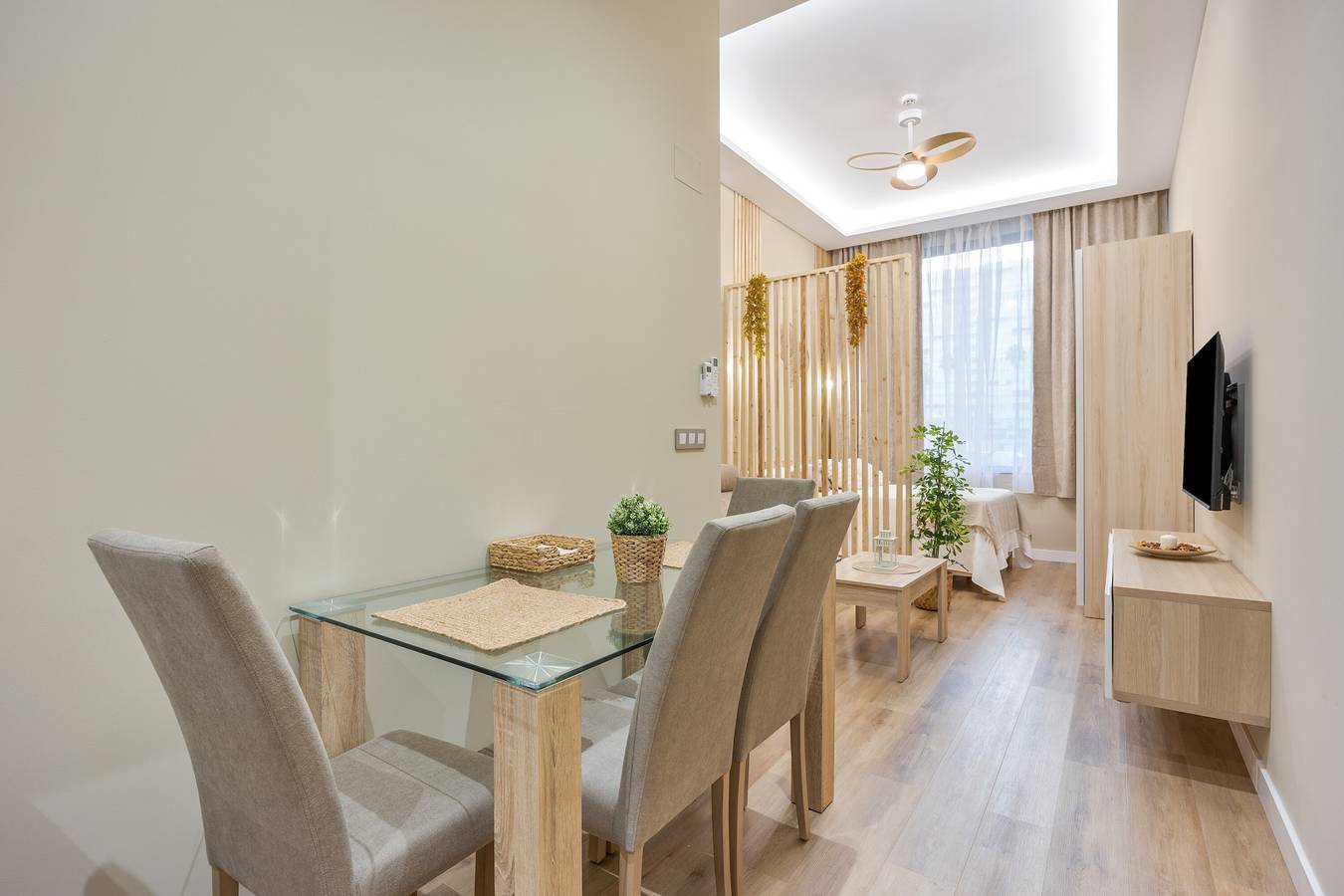 Apartamento entero, "Apartamento Brisas de Cádiz 2" con Wi-Fi y aire acondicionado in Playa La Victoria, Cádiz