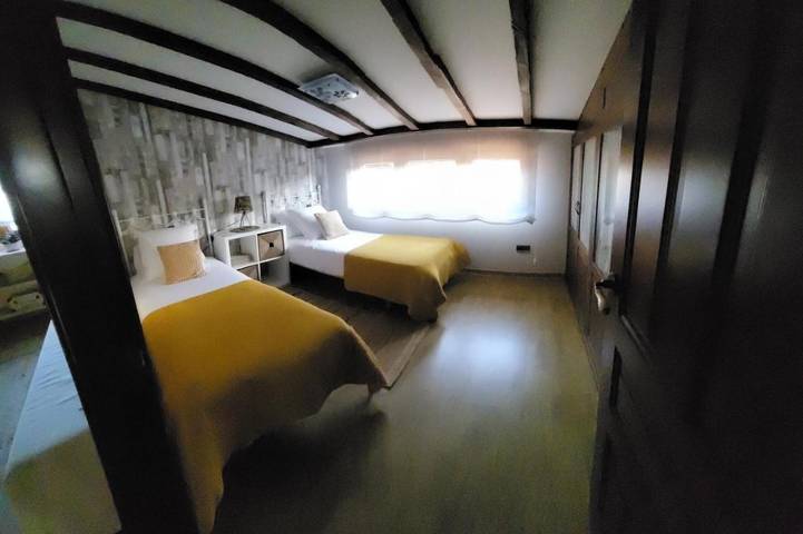 Location de vacances pour 6 personnes, avec piscine ainsi que jardin et vue, animaux acceptés à Malpica de Bergantiños - 3