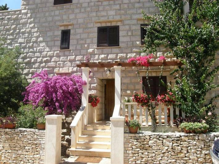 Villa pour 2 personnes, avec Terrasse et Jacuzzi ainsi que Jardin et Piscine à Sutivan - 4