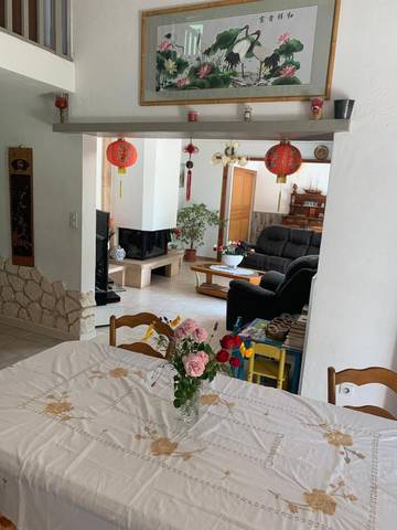 Gîte pour 6 personnes, avec piscine ainsi que jardin et vue, adapté aux familles à Saint-Privat-des-Vieux
