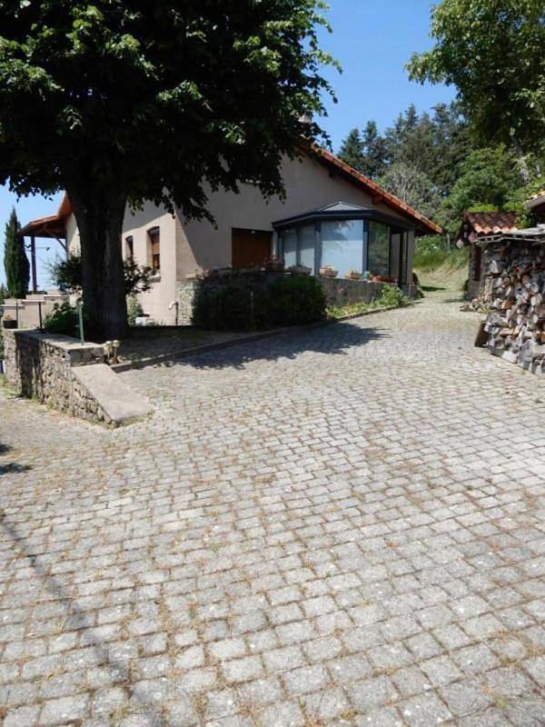 Chambre d’hôte pour 4 personnes, avec jardin ainsi que vue et piscine dans la Loire - 3
